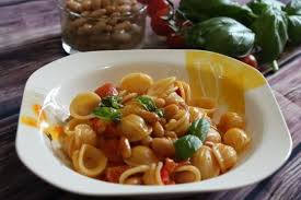 orecchiette con fagioli cannellini e pomodorini ricetta ricette con fagioli cannellini ricette ricette con fagioli