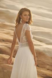We did not find results for: Traumkleid Mit Tieferer Taille Und V Ausschnitt