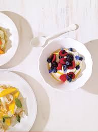 Salade De Petits Fruits Frais Ricardo Recipe Dessert Recipes Berry Fruit Salad Desserts
