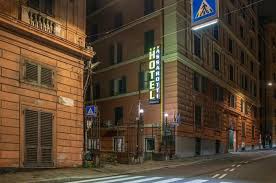 3⋆ HOTEL ASSAROTTI ≡ Genova, Italia ≡ Tariffe di prenotazione più basse per Hotel  Assarotti a Genova
