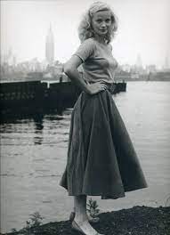 Growing up in U.K. in the 50s/60s - That's what women wore in the 1940s.  These vintage snapshots show female fashion in the late 1940s. Quite smart  I think. | Facebook