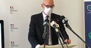 Confinement will be put in place from this weekend and for three weeks in martinique, announces the prefect susan hall july 29, 2021 1 min read containment must be applied during the day from 5 am to 7 pm and any movement beyond a limit of 10km around the home will be subject to a certificate, said stanislas cazelles. Sscb3k 5ljdq1m