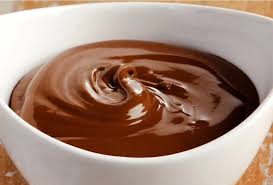 Une Creme Au Chocolat Est Un Dessert A Base De Chocolat Creme Lait Cuits Au Four Elle Peut S Agremen Creme Au Chocolat Creme Dessert Chocolat Recette Facile