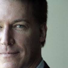 Solar company Solyndra's CEO steps down