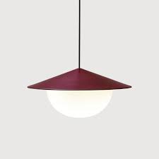 Combine the hanging track rail with a desired amount of spot modules in a colour of your choice. Pendant Unwind