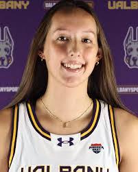 Mavis Lilly's Instagram, Twitter & Facebook