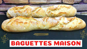 Faire du pain maison est une expérience que l'on devrait tous vivre au moins une fois dans sa vie. Baguette Maison Croustillante Sans Petrissage Sans Robot Pain Facile Youtube