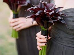 Our Official Guide To The Symbolic Meanings Of Wedding Flowers Calla Lillies Bouquet Calla Lily Bouquet Purple Calla Lilies