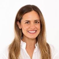 Sara Apel's Instagram, Twitter & Facebook