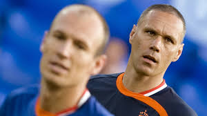 Dat zou roman pavlioetsjenko moeten worden, de russische spits die het afgelopen ek drie keer scoorde, waaronder tegen nederland. Ek 2008 Uitslagen Oranje Indrukwekkend Maar Geven Ook Vertekend Beeld Nos