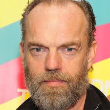 Gollum: ... fuori! Presto, presto! Fortunati che noi vi abbiamo trovato!  Bell'Hobbit. Sam: Oh! È...