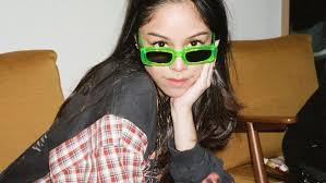 10 Potret Athena Thalia, Putri Pemilik Sari Ratu yang Cantik dan Fashionable