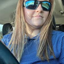 Does anyone actually live in the Carleton crossing apartments? I'm getting  mixed things about it?! Please pm me, not here to bash just to get GOOD  information.