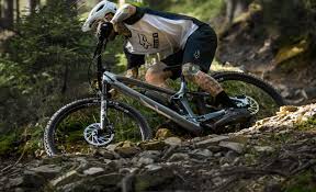 Simple, thailook & sporty via www.otomotifo.com. Yt Izzo Core Young Talent Erweitert Die Core Flotte Gravity Mtb Magazine