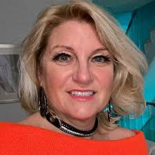 Susan Hausmann's Instagram, Twitter & Facebook