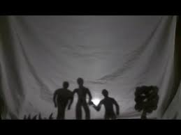 El teatro de sombras se basa en la proyección de figuras delante de un fondo iluminado. Teatro De Sombras El Valor Del Respeto Y La Amistad Youtube