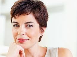 Halblange haare mit pony blonde haare mit pony coole haare haar und beauty kurzhaarfrisuren mit pony frisuren kurz mit pony pony frisuren mach bei uns den test! Frisuren Beratung Steht Mir Eine Ponyfrisur Nivea