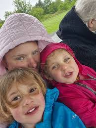 Beth Balch's Instagram, Twitter & Facebook