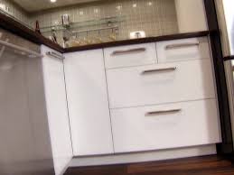 Before you even unwrap your new cabinets, it pays to familiarize yourself with the process. Concrete Kitchen Cabinet Spanish