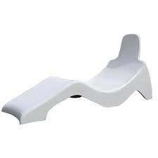 Molded Fiberglass Pool Lounge Chairs 1stdibs Com Pool Lounge Pool Lounge Chairs Fiberglass Pools