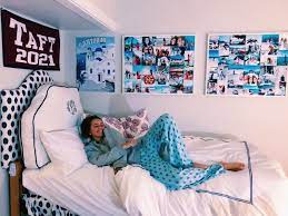 Apr 28, 2020 · gray, a classic neutral, is the perfect choice for a living room. Sophia Mirovski Dorm Room Designs College Dorm Room Decor Dorm Room Inspiration