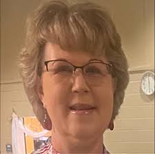 Arrrggghhh! Just about the time I think I'm done writing family  history/genealogy I come across something curios. 1798 Orlovskaya census  shows seven widows as Head of Household. Total number of households in