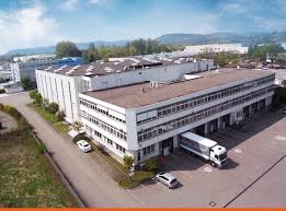 Dresselhaus liefert aber nicht nur befestigungstechnik und verbindungselemente, sondern stellt seinen partnern im handel auch professionelle warenpräsentationssysteme zur verfügung. Contact Dresselhaus