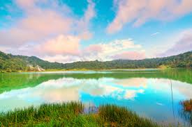 Harga tiket masuk wisata ini untuk per orangnya terdapat beberapa pilihan yang bisa kamu pilih sesuai kebutuhan. Lake Linow Travel Guidebook Must Visit Attractions In Manado Lake Linow Nearby Recommendation Trip Com