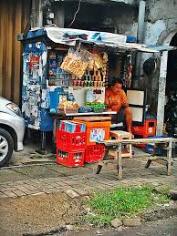 Namun dengan sedikit modifikasi, kini rasa makanan itu menjadi beda dan terlihat lebih menarik. Warung Jajanan Jalanan Gitajournale