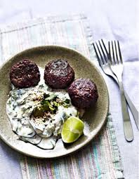 Boulettes Sans Viande Et Tzatziki Pour 4 Personnes Recettes Elle A Table Recette Alimentation Recettes De Cuisine Boulette