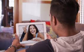 There are occasionally times in life when getting together with a friend or family member just isn't possible. 21 Fun Games To Play Over Facetime Or Skype Calls App Pearl Best Mobile Apps For Android Ios Devices