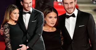 Watch all about gareth bale lifestyle, school, girlfriend, house, cars, net worth, salary, family and biography video. Gareth Bale Lovingly Cradles His High School Sweetheart S Baby Bump As Couple Show They Are Expecting Second Baby Wales Online