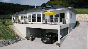 P7bwidth 830 3bheight 466 P7d Pagespeed Ce Chnsvauywi Jpg 830 466 Bungalow House Plans Facade House Sloping Lot House Plan