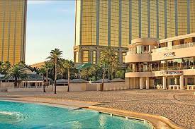 Oyster Com Hotel Reviews And Photos Mandalay Bay Pool Best Pools In Vegas Mandalay Bay