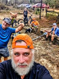 He be movin 😂 not sure who does these awesome signs but I love it.