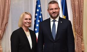 Chi entra nel mondo pellegrini usufruisce delle promozioni e dei vantaggi esclusivi che alcuni importanti partner hanno riservato ai nostri clienti. Ambassador Bridget Brink Meets Prime Minister Peter Pellegrini U S Embassy In Slovakia