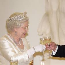 Queen Elizabeth II's Favorite Cocktails ...