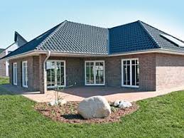 Plan 133 Winkelbungalow Mit Uberdachter Terrasse Und Uber 130 M Wohnflache Grundriss Bungalow Winkelbungalow Haus Bauen