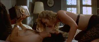 Nude video celebs » Laura Dern nude - Wild at Heart (1990)
