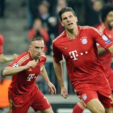 Löw lässt gomez und adler zu. Mario Gomez Stuttgart Sturmer Vor Karriereende Ex Bayern Star Hat Verlockendes Angebot Fc Bayern