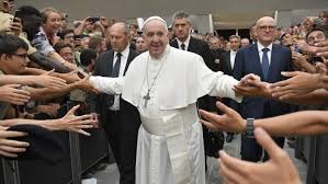 Papież przyjechał do szpitala tylko z kierowcą i bliskim współpracownikiem. Franciszek Wzywa Chrzescijan Do Rozbudzenia Sumienia Europy Vatican News