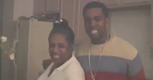 Ok, komm hey mama, ahhhhhhhhh, ich will schreien so laut für sie. Kanye West Surprise Drops A Tribute To His Mother Donda