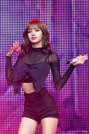 95后小花们岌岌可危，李庚希诱惑与泰国妹妹一起冲击娱乐圈。