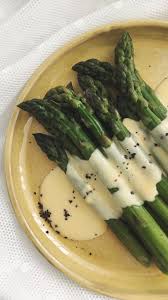 Hausgemachte Sauce Hollandaise Mit Spargeln Boumbelle In 2020 Spargel Lebensmittel Essen Sauce Hollandaise
