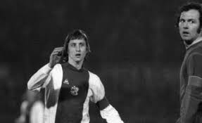 This is the match sheet of the european champion clubs' cup game between ajax amsterdam and bayern munich on mar 7, 1973. Un Match Une Legende Ajax Bayern 1973 Cruyff Et Le Football Total Foot Legende L Actu Des Legendes Du Foot