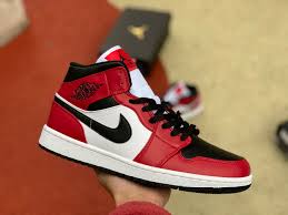 2020 Men And Women S Air Jordan 1 Mid Chicago Toe 554724 069