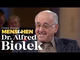 Den wechsel von einem ins andere fach vollzog biolek vollständig in den siebziger jahren, zuerst als produzent der show „am laufenden band mit. Alfred Biolek Uber Seinen 86 Geburtstag Und Eine Patientenverfugung