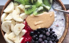 Melengkapi asupan serat, protein, serta lemak sehat dari yogurt bisa membantu membuat perut kenyang hingga makan siang. 5 Cara Membuat Yoghurt Sehat Lezat Dikreasikan Dengan Rasa Buah