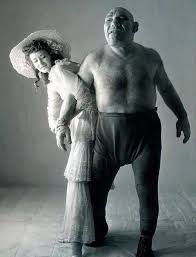 History In Pictures On Twitter Irving Penn Human Oddities History