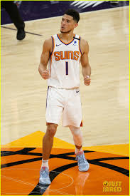 Devin armani booker is an american professional basketball player for the phoenix suns of the national basketball association. Kendall Jenner Gets Emotional Watching Boyfriend Devin Booker Play Basketball Photo 4583826 Devin Booker Kendall Jenner Pictures Just Jared